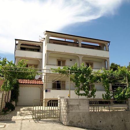 Apartments Biserka Rab Town Exterior photo