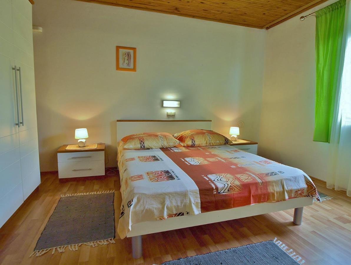 Apartments Biserka Rab Town Exterior photo